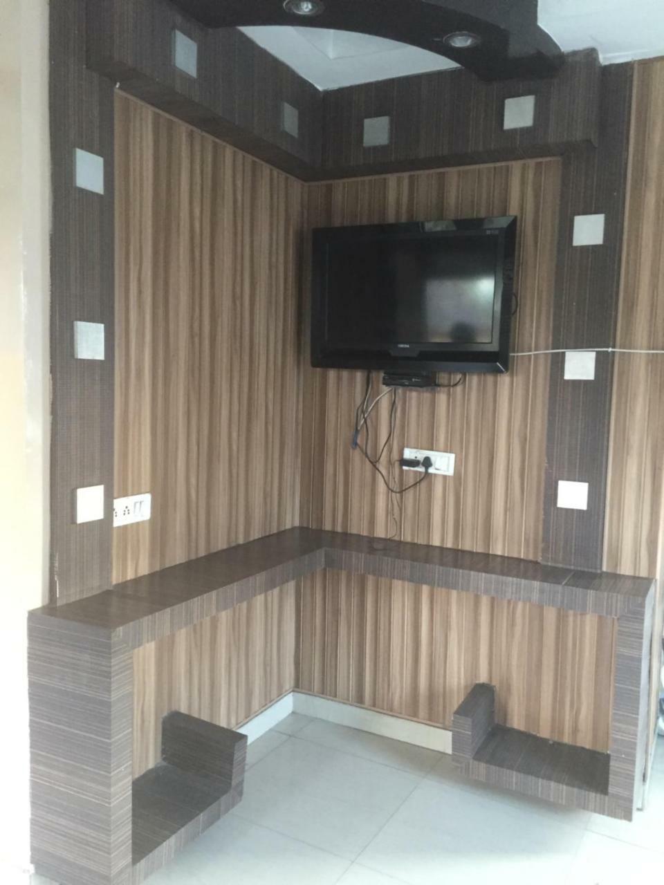 Hotel Kings Inn Haridvár Kültér fotó